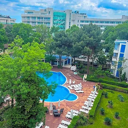 Private Excelsior 3* Napospart