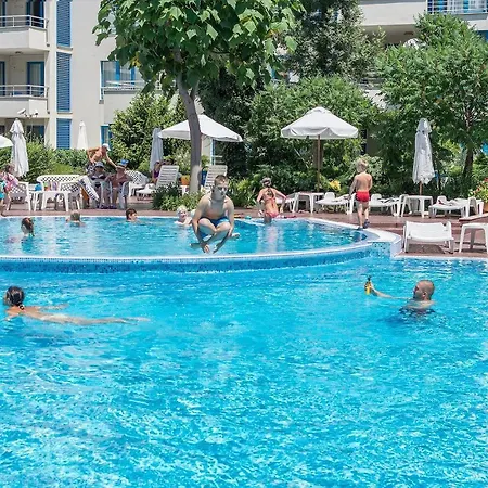 Private Excelsior アパートホテル サニービーチ